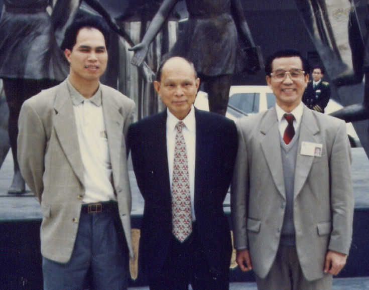 席霍英东视察广东碧桂园学校