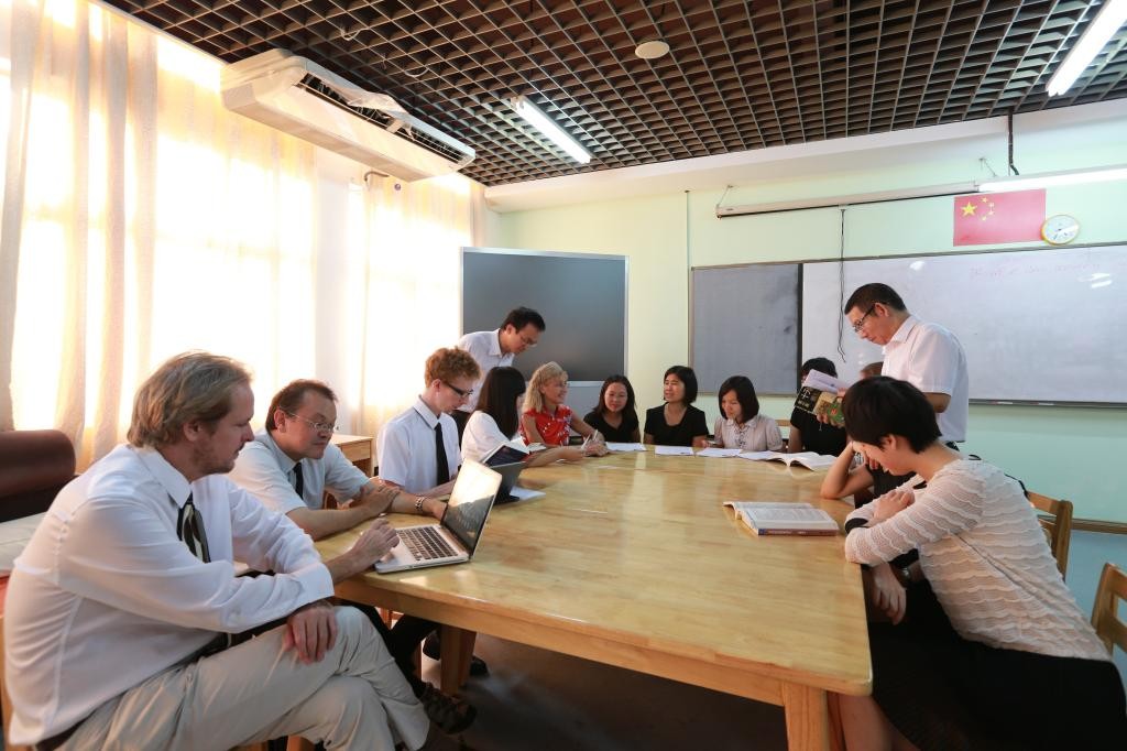 2013年我校中国教师、国际教师研讨