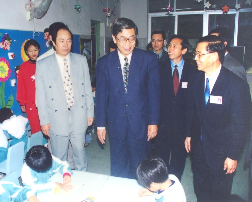 许嘉璐视察广东碧桂园学校